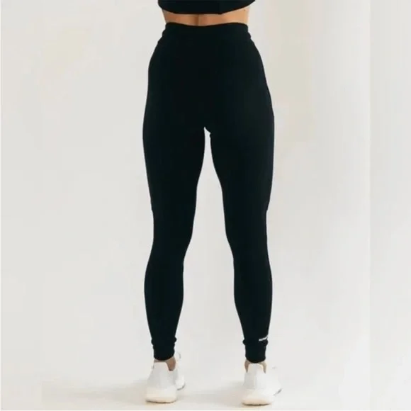 Alphalete Identity Jogger Black Small - Picture 2 of 14